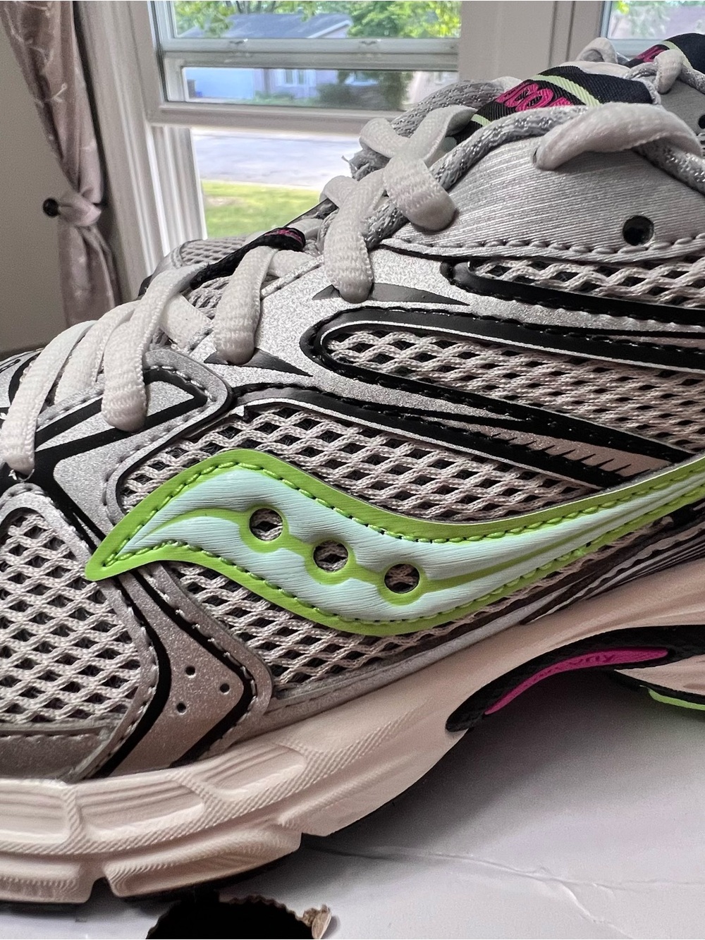 Saucony Women's Ride Millennium Silver with Lime Accent Running Shoes size 7.5